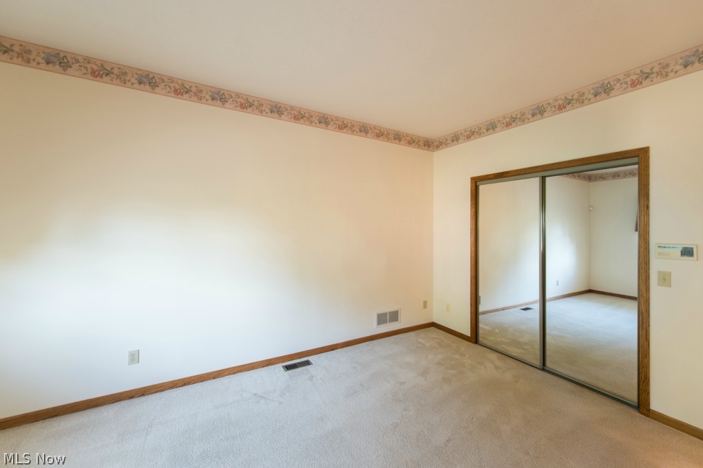 Villas At London Square Condo - Residential