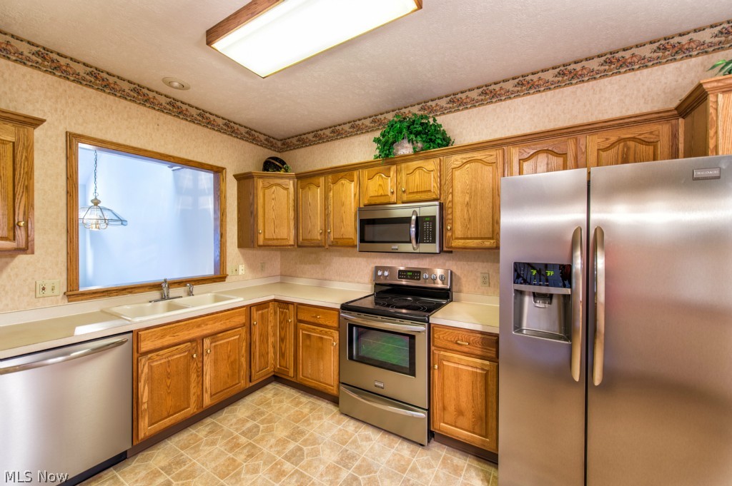 Villas At London Square Condo - Residential