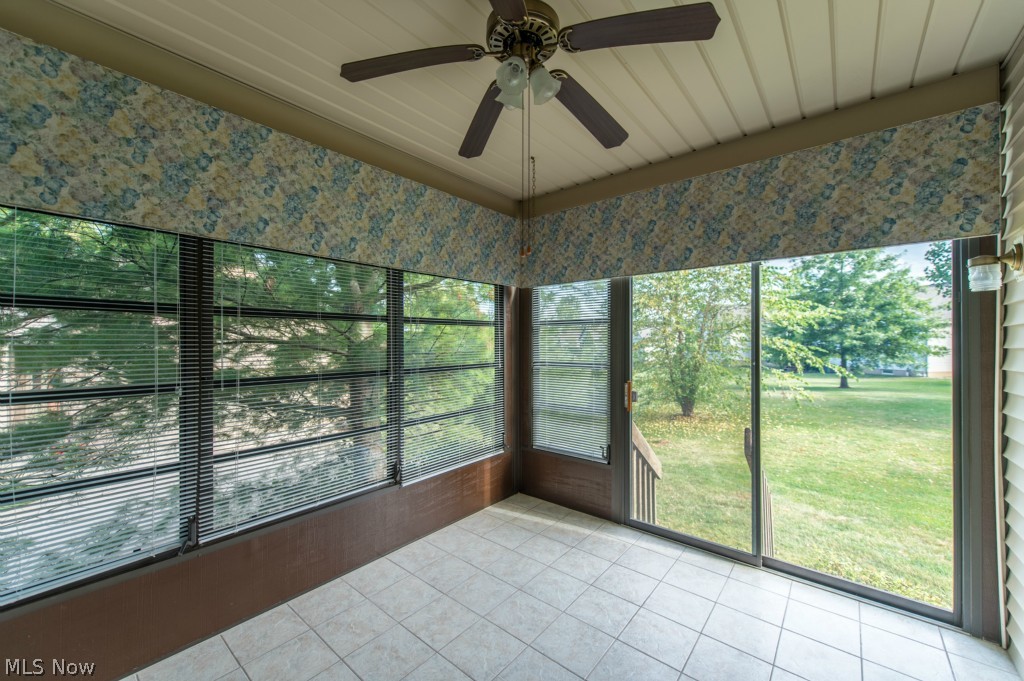 Villas At London Square Condo - Residential