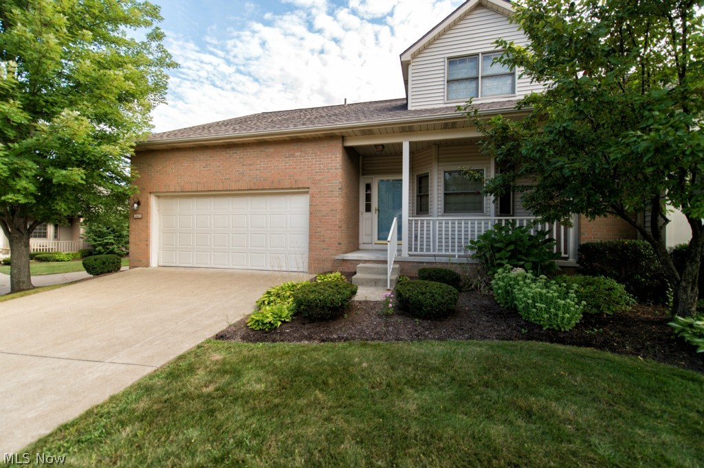 Villas At London Square Condo - Residential