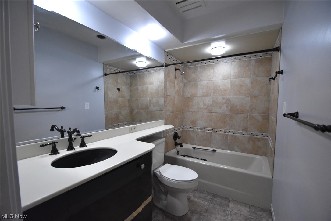 Forest Huntington Woods Condo - Residential