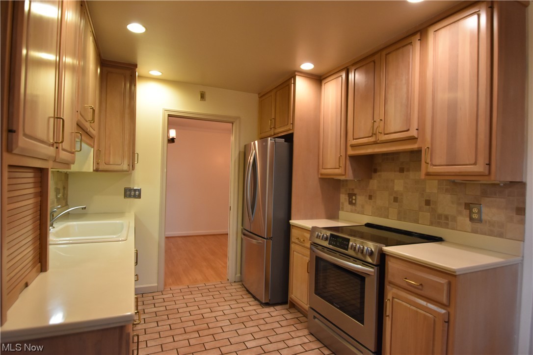 Forest Huntington Woods Condo - Residential