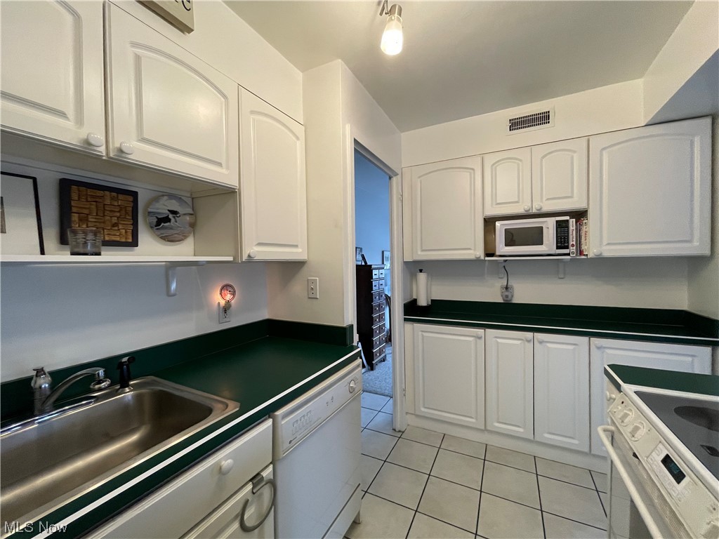 Lake House - Residential