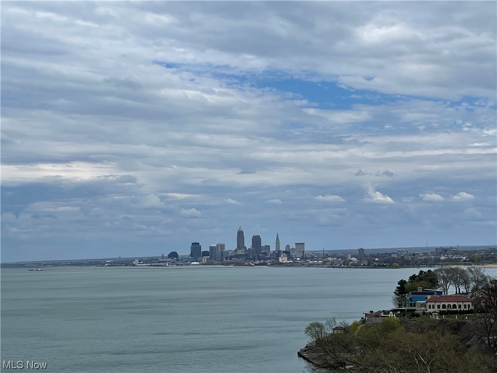 Lake House - Residential