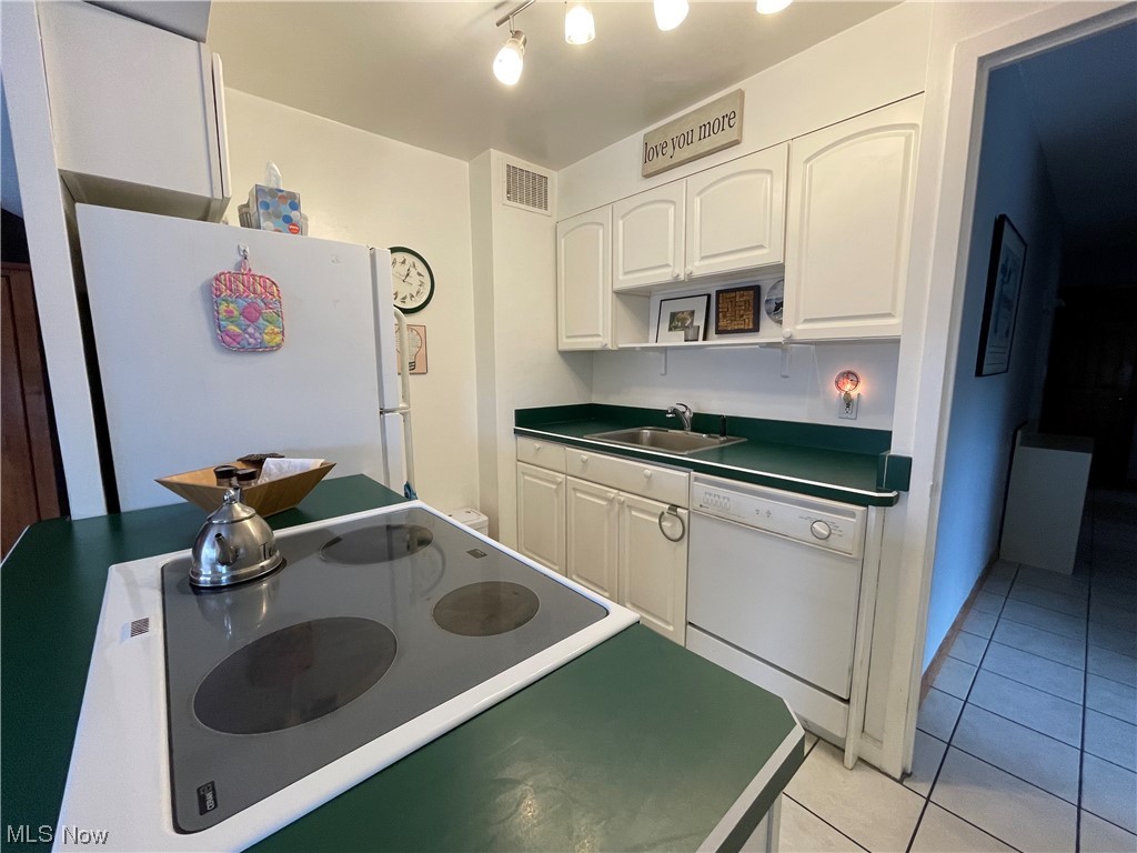 Lake House - Residential