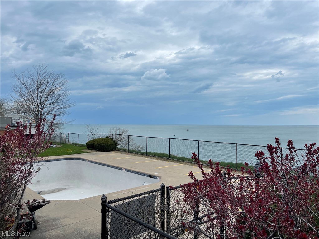 Lake House - Residential