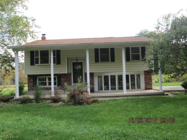 Split entry home with half bath in basement. Screened in porch, family room, eat in kitchen. Located on an acre lot. Property was built prior to 1978 and lead based paint potentially exists. The property is uninhabitable AND/OR severely damaged with deteriorated paint surfaces that will not be treated by VA and which will need to be opened or removed