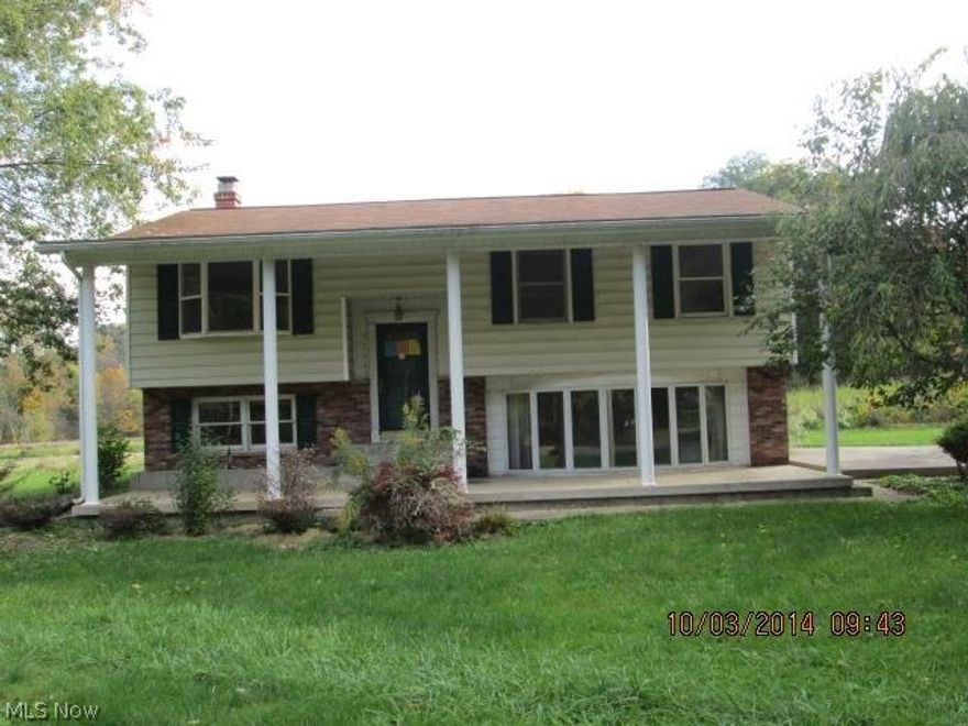 Split entry home with half bath in basement. Screened in porch, family room, eat in kitchen. Located on an acre lot. Property was built prior to 1978 and lead based paint potentially exists. The property is uninhabitable AND/OR severely damaged with deteriorated paint surfaces that will not be treated by VA and which will need to be opened or removed