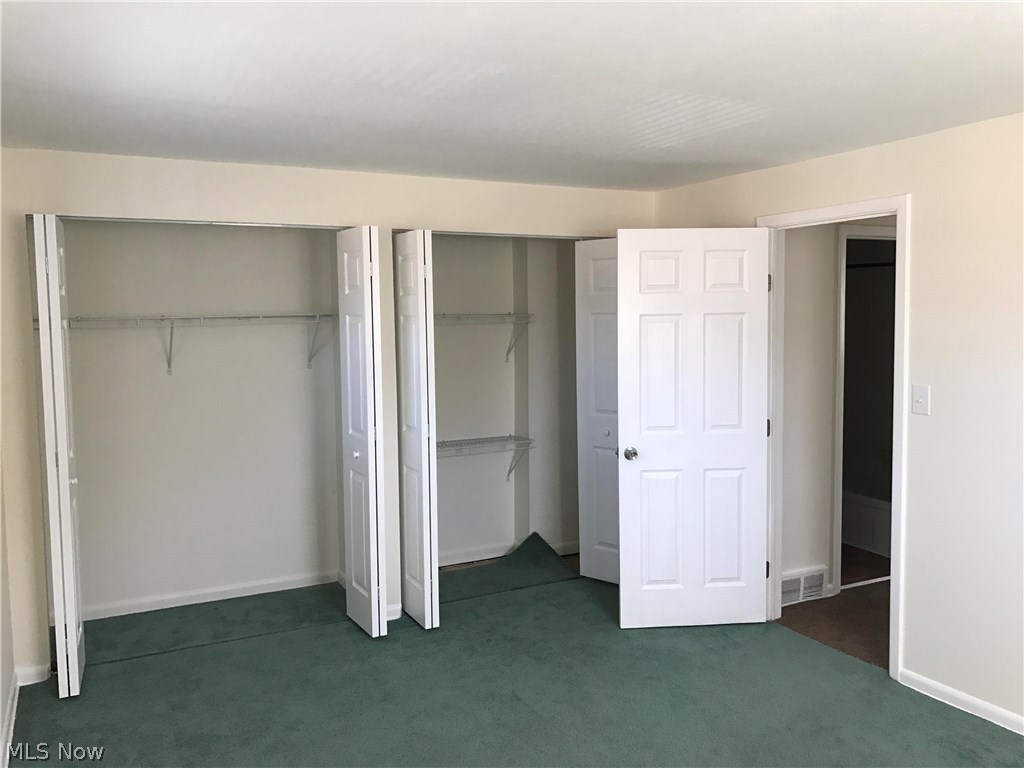 Townhouses Condo Estates Condo - Residential