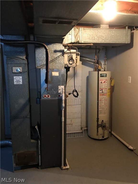 Townhouses Condo Estates Condo - Residential