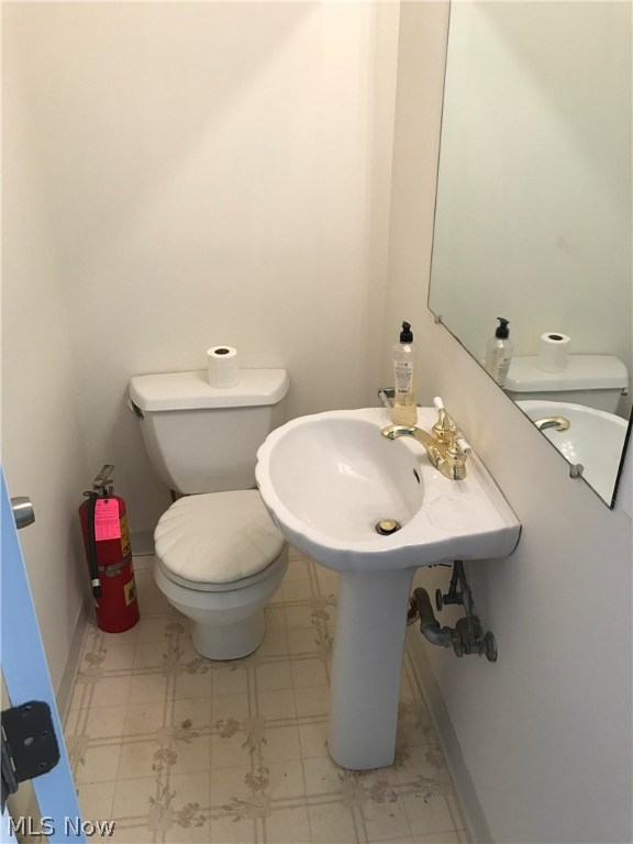 Townhouses Condo Estates Condo - Residential