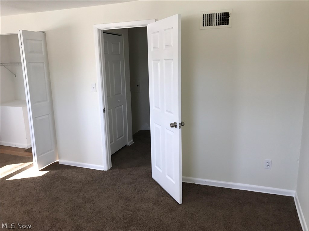 Townhouses Condo Estates Condo - Residential