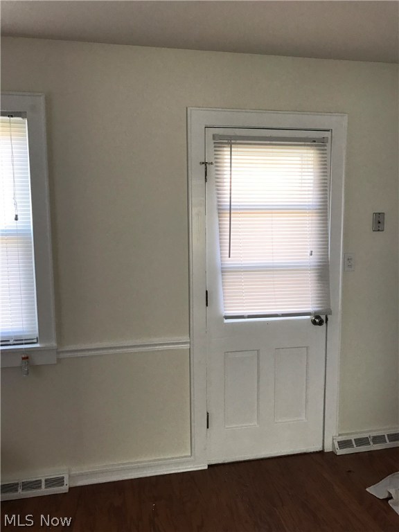 Townhouses Condo Estates Condo - Residential