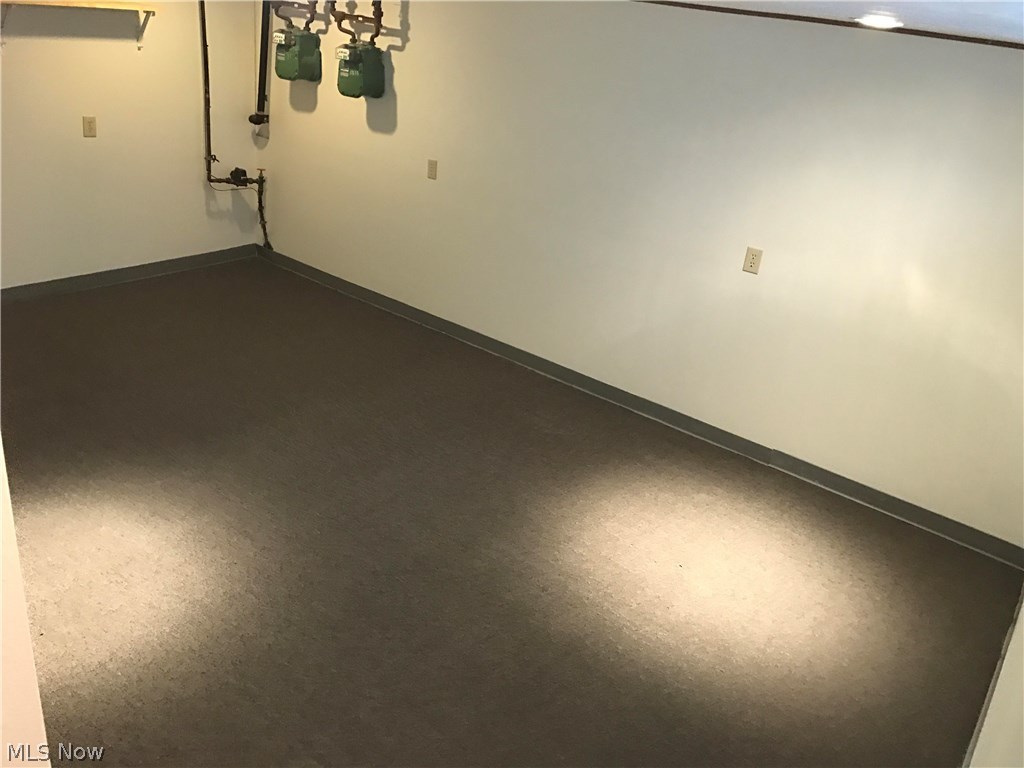 Townhouses Condo Estates Condo - Residential