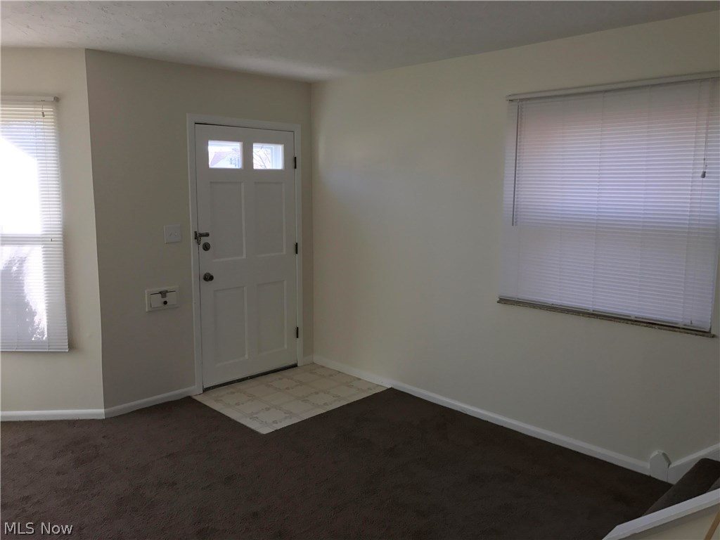 Townhouses Condo Estates Condo - Residential