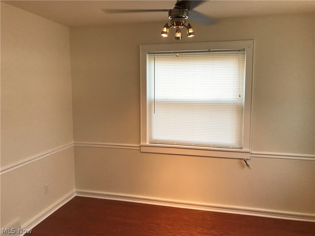 Townhouses Condo Estates Condo - Residential