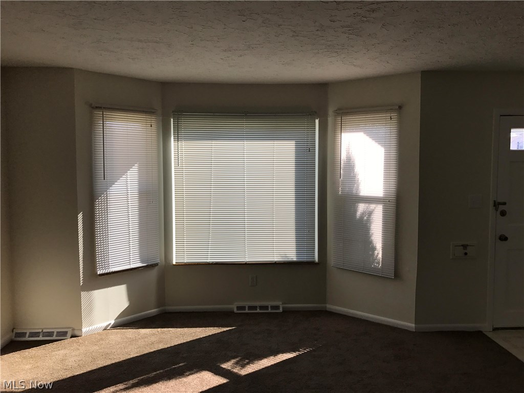 Townhouses Condo Estates Condo - Residential