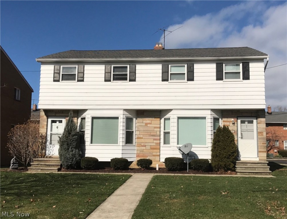 Townhouses Condo Estates Condo - Residential