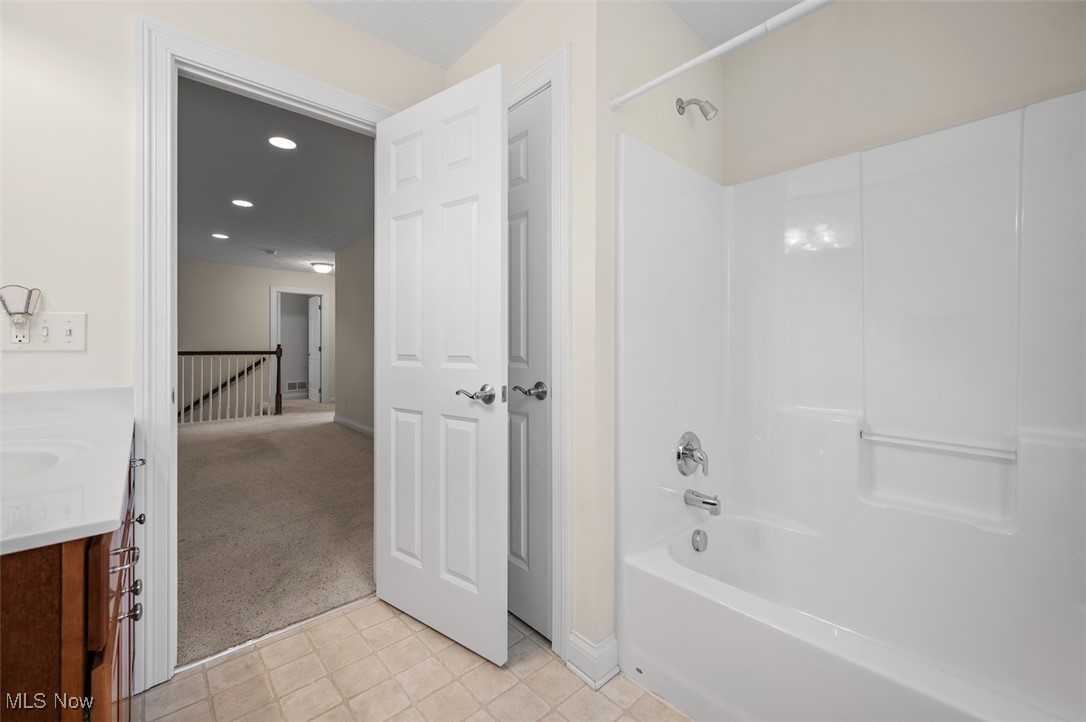 Westlake, Ohio 44145, United States, 3 Bedrooms Bedrooms, ,4 BathroomsBathrooms,Residential,Contingent,135418