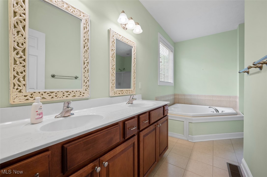 Westlake, Ohio 44145, United States, 3 Bedrooms Bedrooms, ,4 BathroomsBathrooms,Residential,Contingent,135418