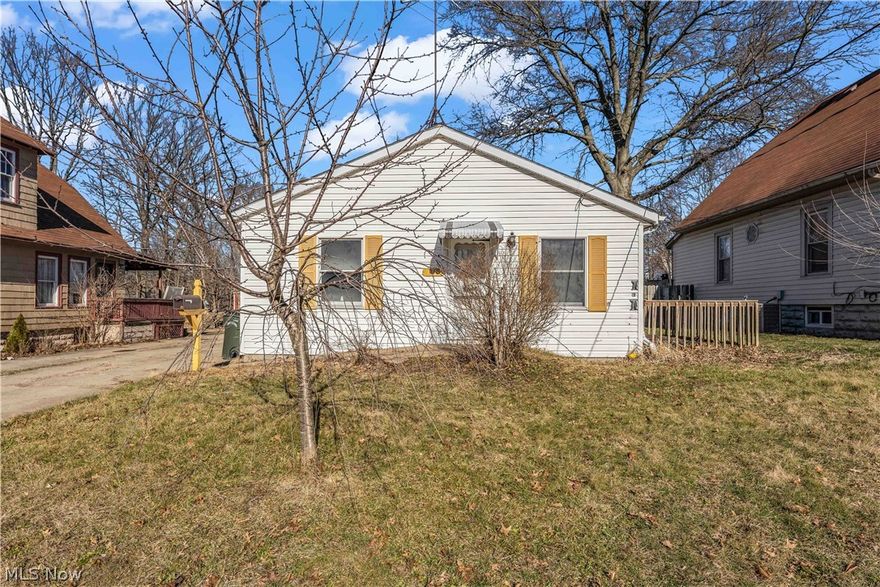 115 Brooklyn, Elyria- 2 bed 2 bath single family home! //

$1,125 rent / $1,125 deposit //
$49 application fee per adult //
NO SMOKING //
1 time $129 non-refundable set up fee paid at lease signing //

$30/month required resident benefit package; can include personal property/liability insurance for an additional $5/month for $35/month total. //

All applicants are required to fill out a PetScreening app, found on our website directly on the app before being processed. Even if you have NO pets - this app must be filled out. One-time, non-refundable pet fee of $200-300 per animal applies to all pets & must be paid prior to or when you pay your first month rent. (No fee for qualified assistance animals). //

Our app is processed through secure site: Findigs, they require ID & income verification. W/O this, your app will not be processed. They offer24/7chat support on their app directly for questions. //

Cozy 2 bed 2 bath home has everything you need! An oversized kitchen w