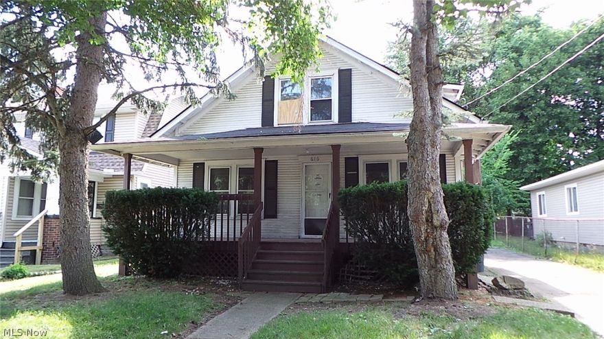 This is a great opportunity to buy a 4 bedroom home and fix up for either your use or as an investment.  Solid property in need of TLC, don't miss this opportunity.