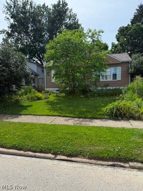 Photo of 2486 8th Street, Cuyahoga Falls, OH 44221 (MLS # 5218774)