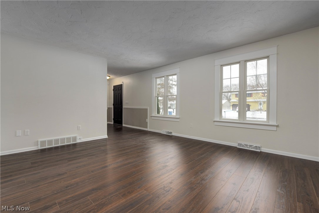 Williamsburg Heights 06 - Residential