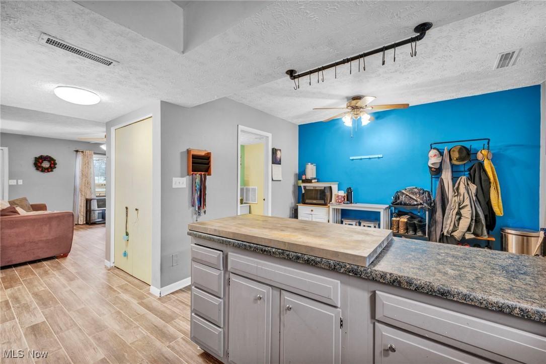 Country Club Twnhse North - Residential