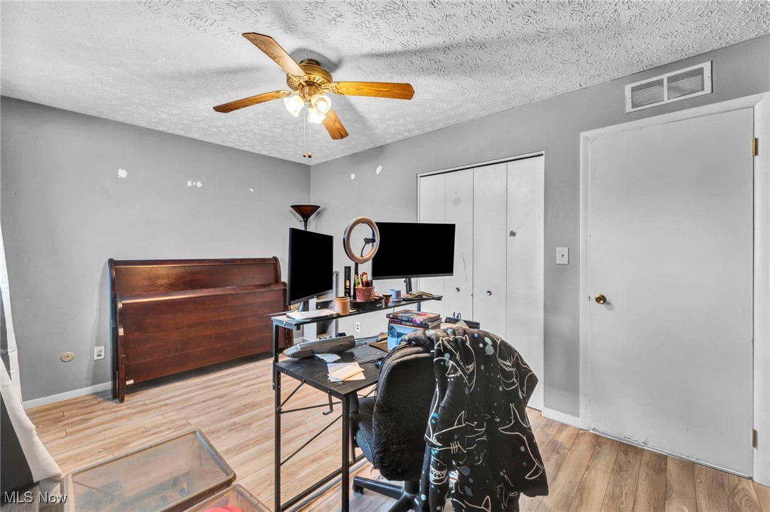 Country Club Twnhse North - Residential