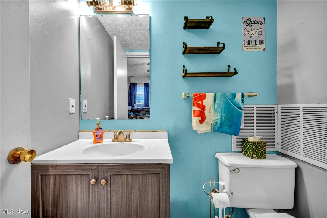 Country Club Twnhse North - Residential