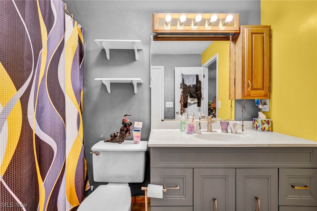 Country Club Twnhse North - Residential