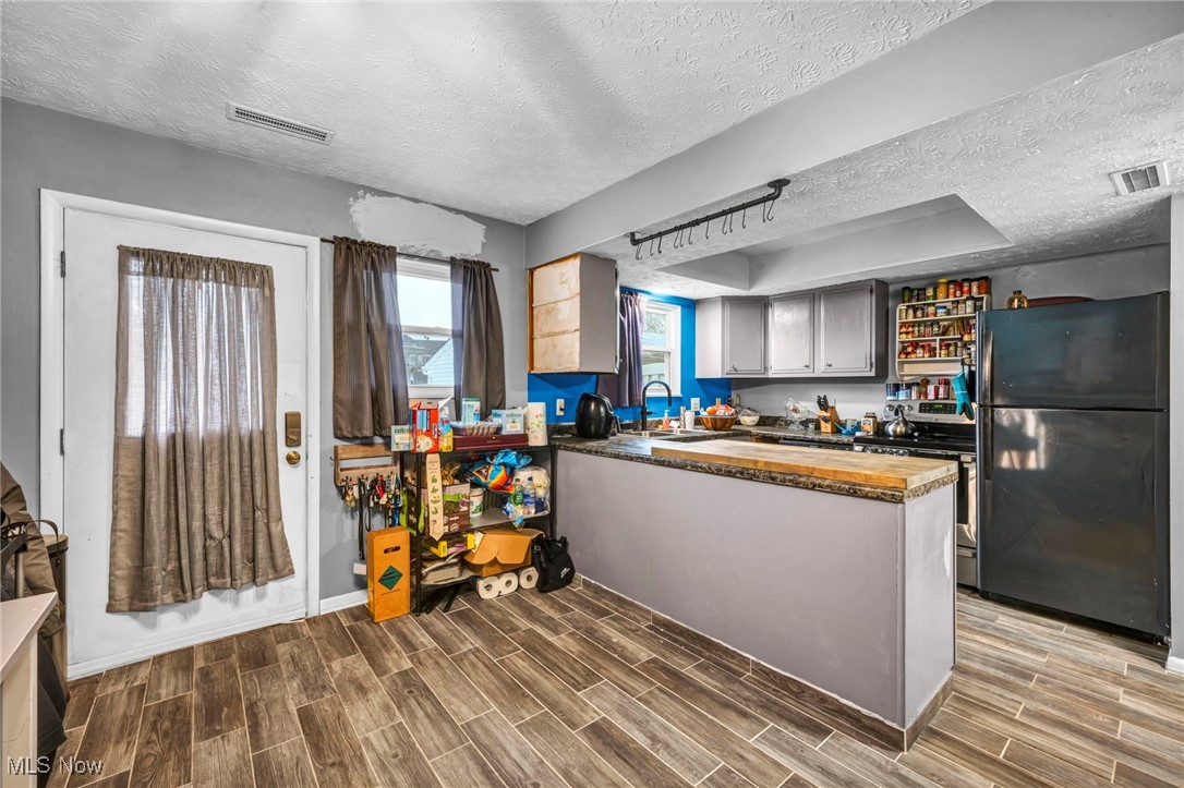 Country Club Twnhse North - Residential