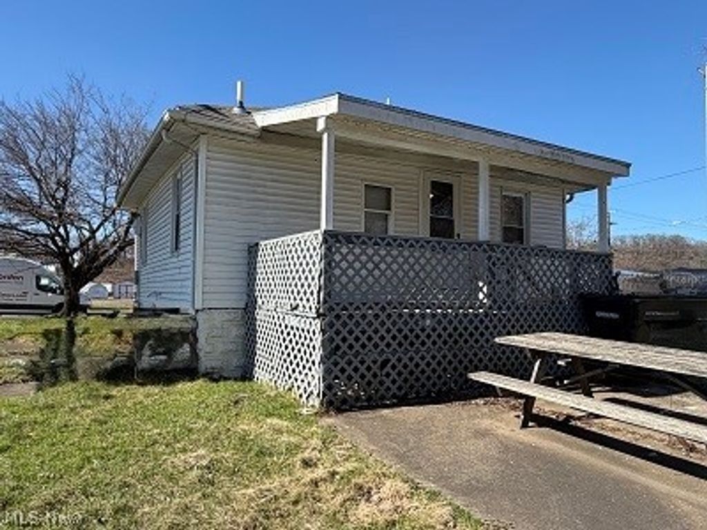 Photo of 1351 W Main Street, Zanesville, OH 43701 (MLS # 5192880)