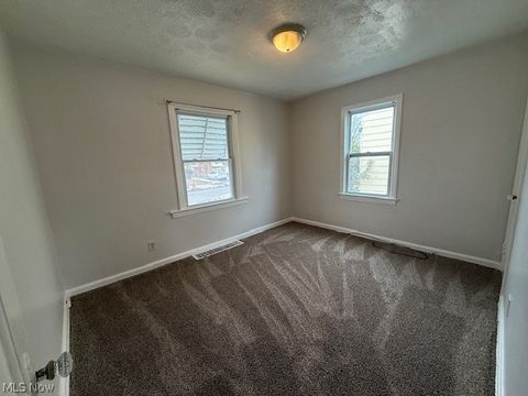 Tiny photo for 4377 Ingleside Road, Cleveland, OH 44128 (MLS # 5187515)