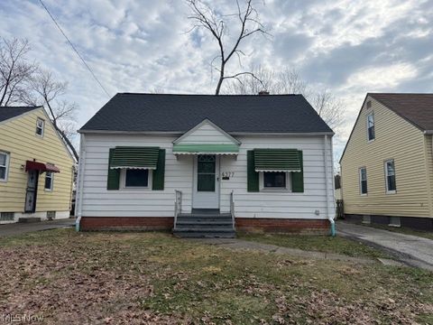 4377 Ingleside Road Cleveland OH 44128