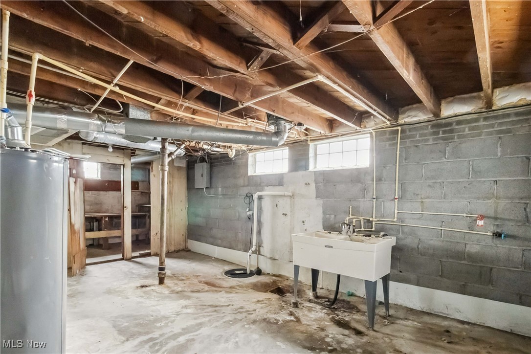 16301 Invermere Avenue, Cleveland, Ohio image 22