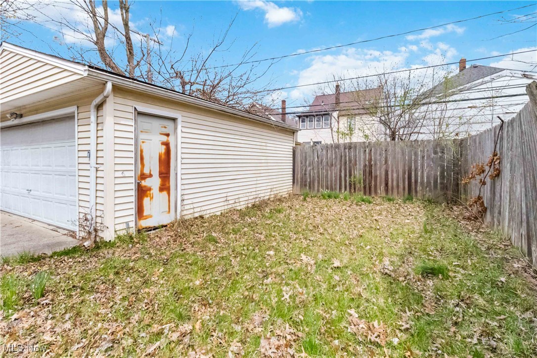 16301 Invermere Avenue, Cleveland, Ohio image 28