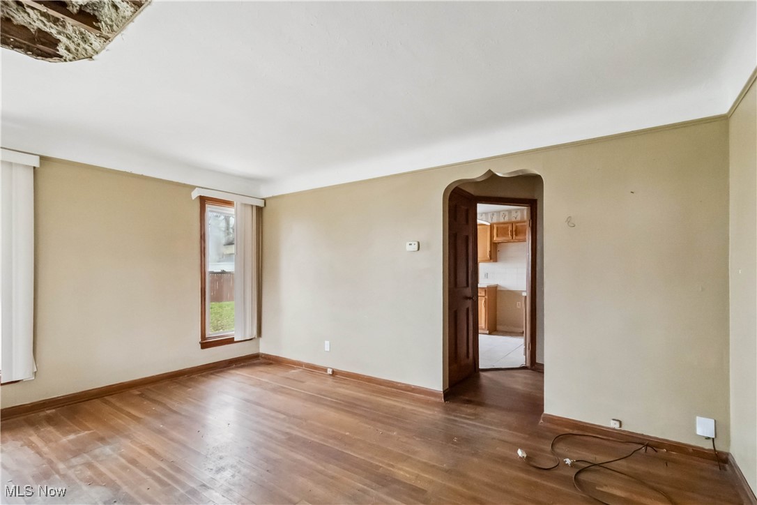 16301 Invermere Avenue, Cleveland, Ohio image 8