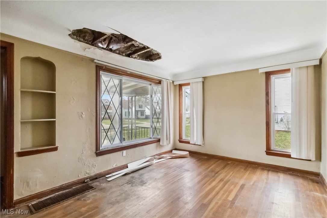 16301 Invermere Avenue, Cleveland, Ohio image 7