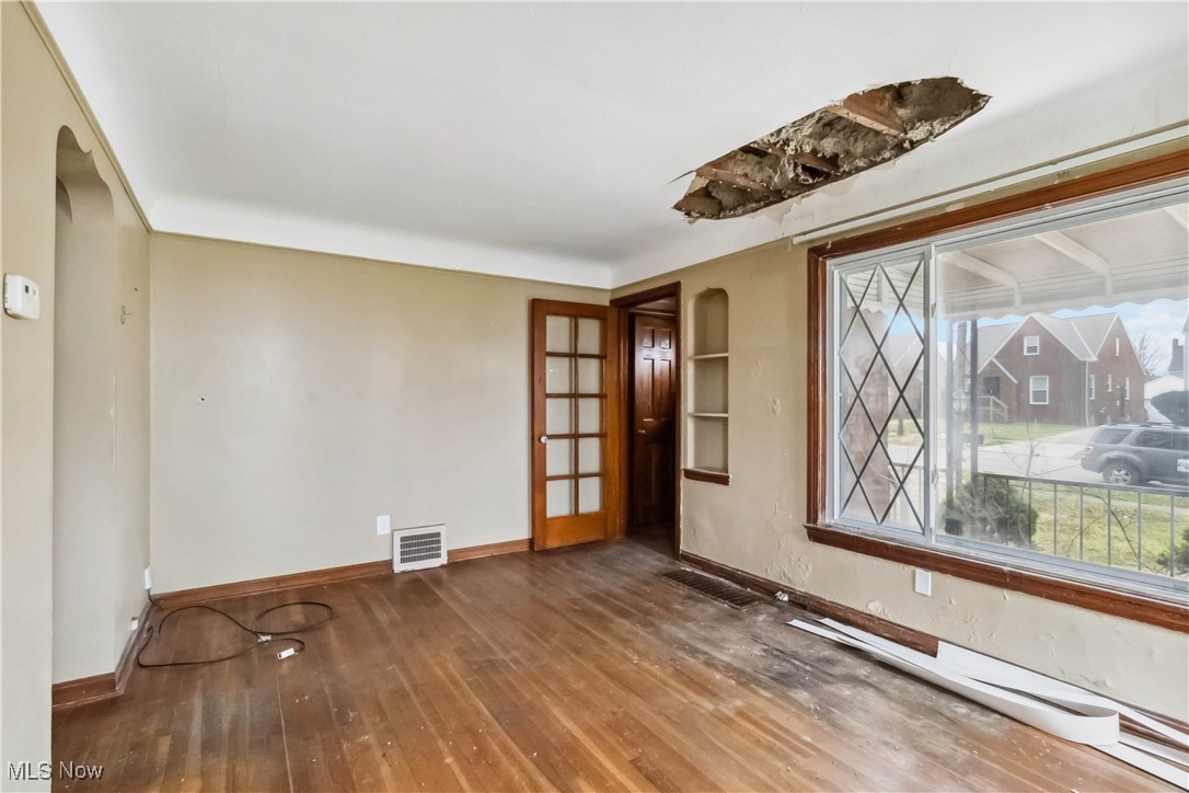 16301 Invermere Avenue, Cleveland, Ohio image 6