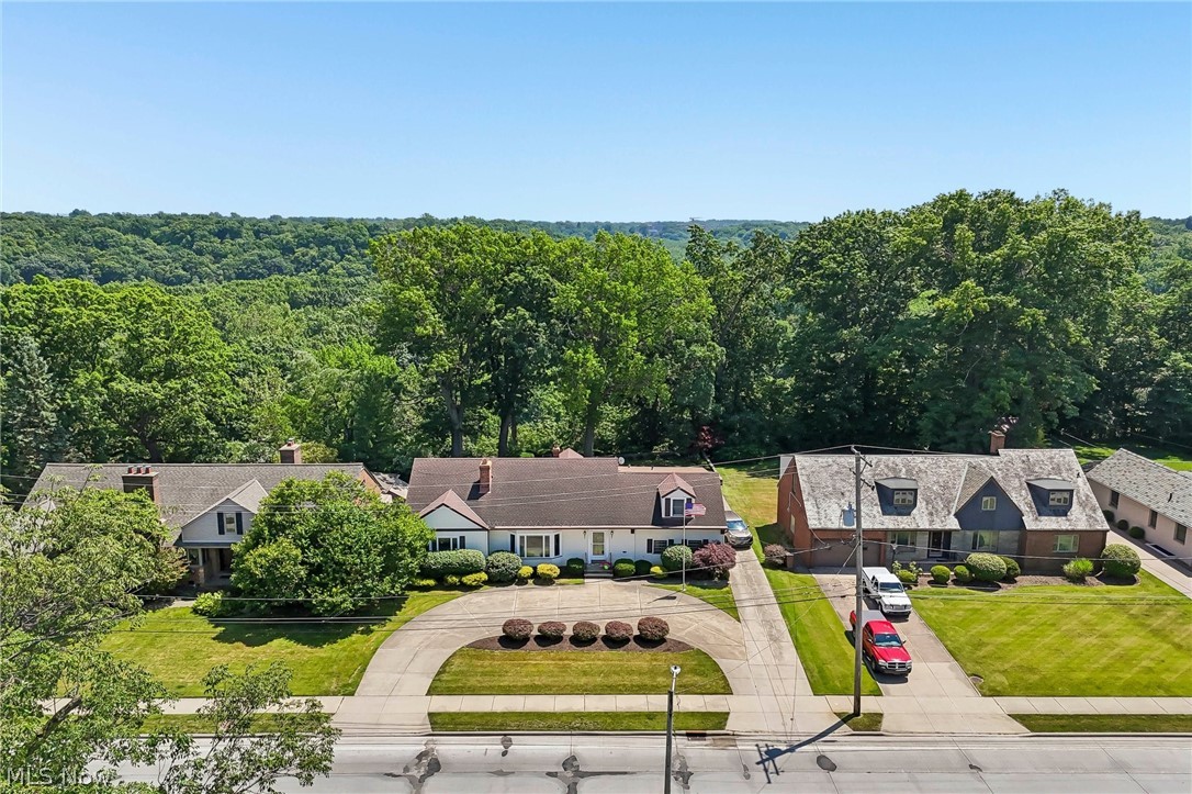 2382 Riverside Drive