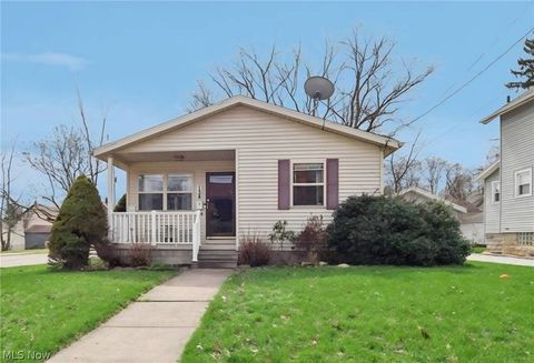 Homes For Sale - 134 Hazelwood Avenue<br/> Barberton, OH 44203