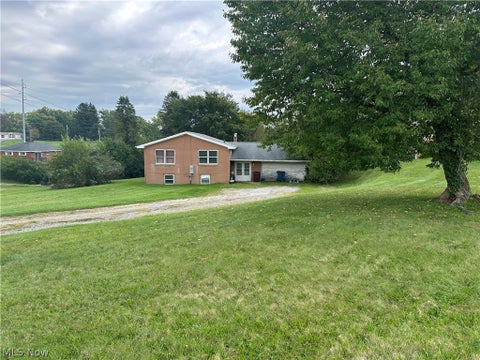 Homes For Sale - 16294 Susan Drive<br/> East Liverpool, OH 43920