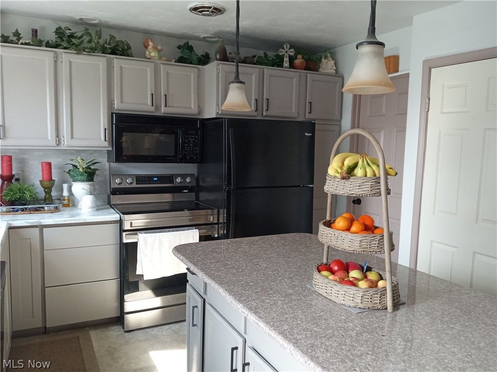 Photo of 13578 Foxcroft Drive, Garfield Heights, OH 44125 (MLS # 5193474)