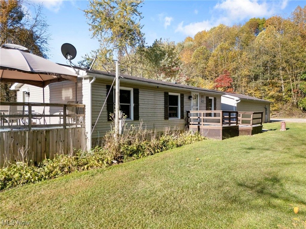 Photo of 5666 Circlevale Street SE, East Canton, OH 44730 (MLS # 5167706)