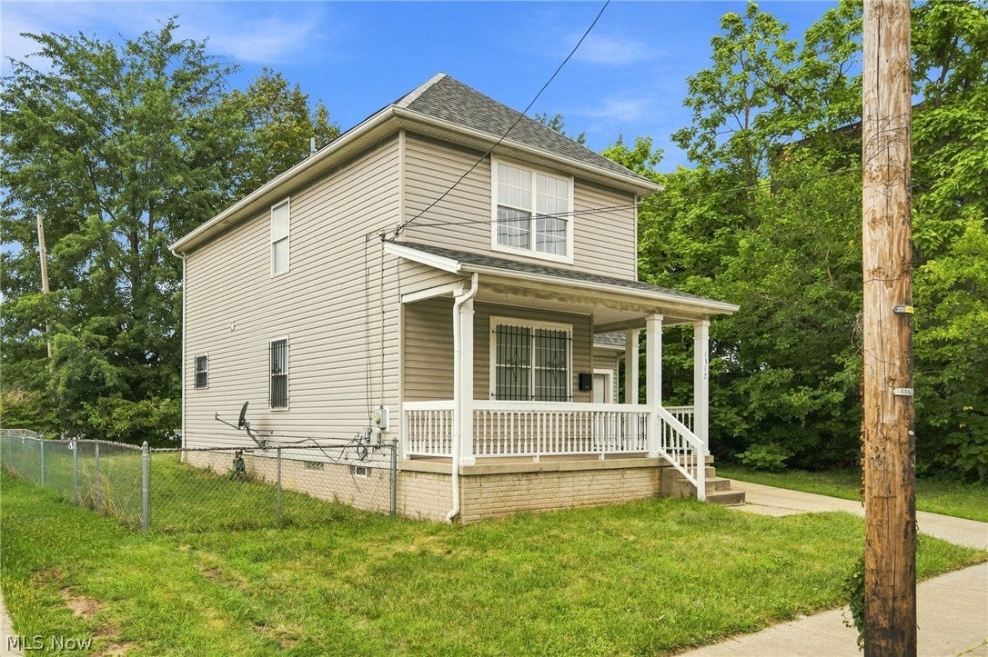 1312 E 120th Street