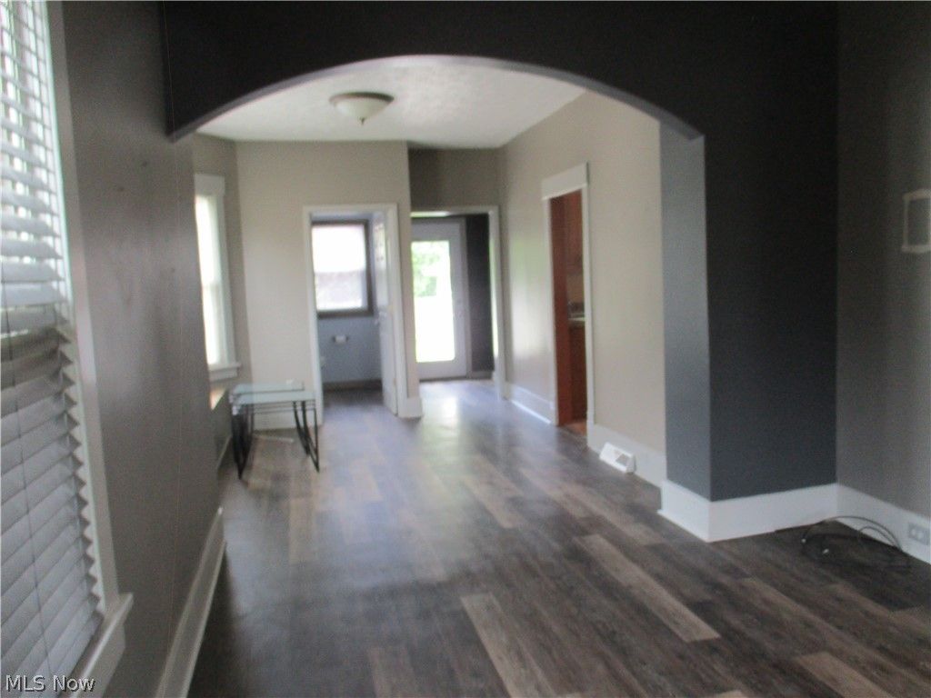 Photo of 326 E Wilson Avenue, Girard, OH 44420 (MLS # 5226824)