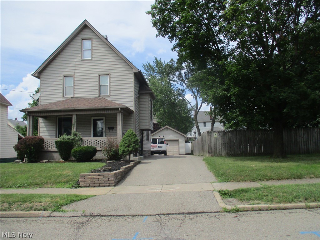 Photo 1 of 35 — 326 E Wilson Avenue, Girard, OH 44420