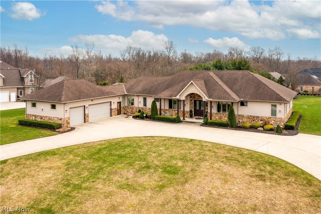 Photo of 2240 Sunrise Oval, Medina, OH 44256 (MLS # 5195072)